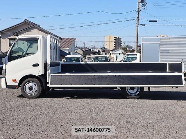 Hino DUTRO 2020-08 1742375-12
