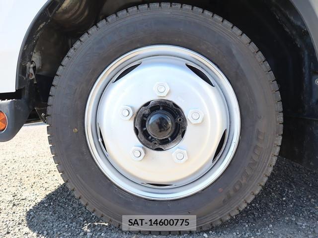 Hino DUTRO 2020-08 1742375-23