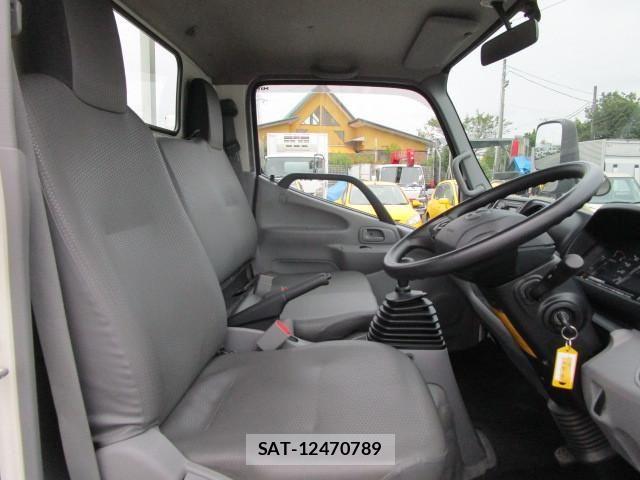 Hino DUTRO 2020-08 1742303-12