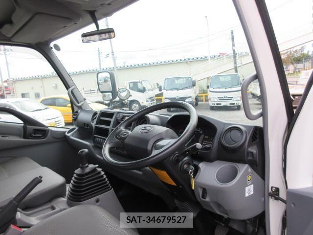 Hino DUTRO 2020-07 1742338-11