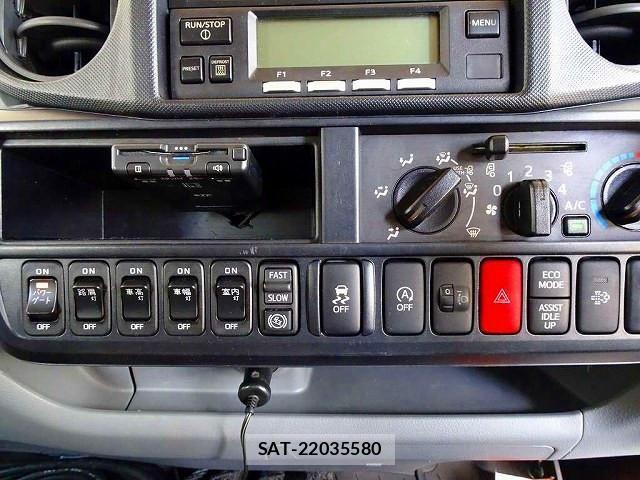 Hino DUTRO 2018-05 1742265-10