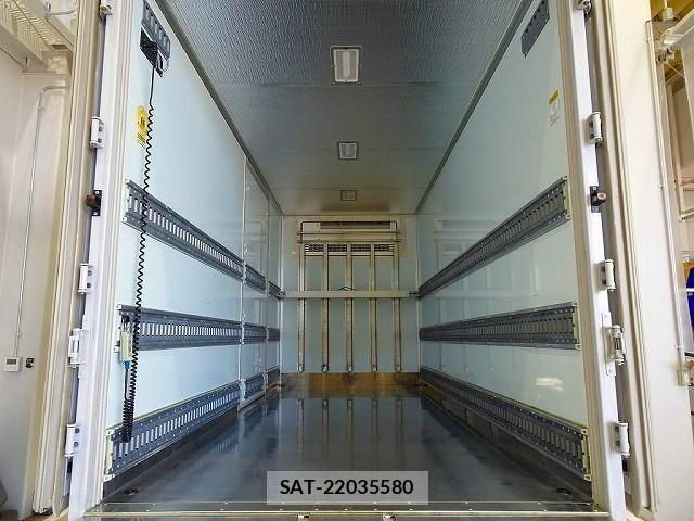 Hino DUTRO 2018-05 1742265-21