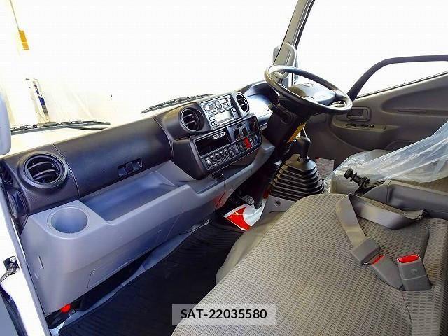 Hino DUTRO 2018-05 1742265-6