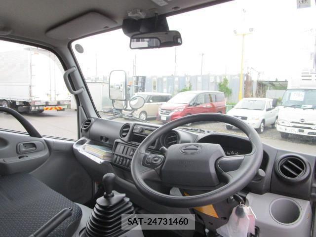 Hino DUTRO 2025-04 1742238-9