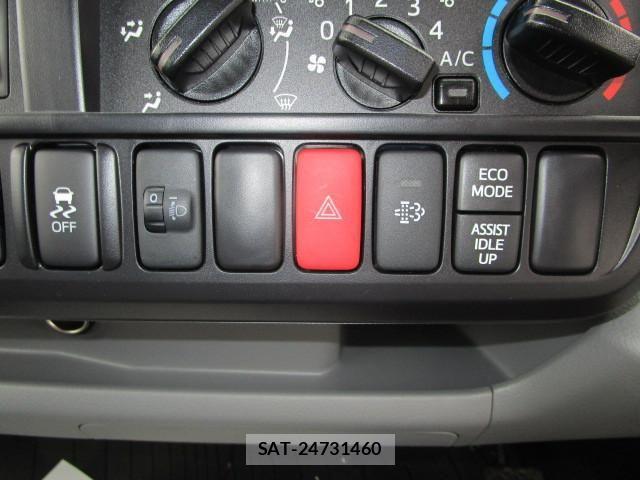 Hino DUTRO 2025-04 1742238-14