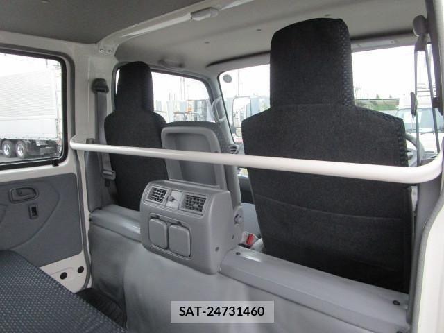 Hino DUTRO 2025-04 1742238-26