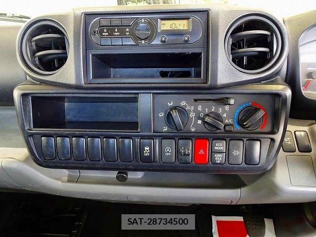 Hino DUTRO 2017-06 1742409-9
