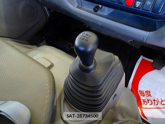 Hino DUTRO 2017-06 1742409-12
