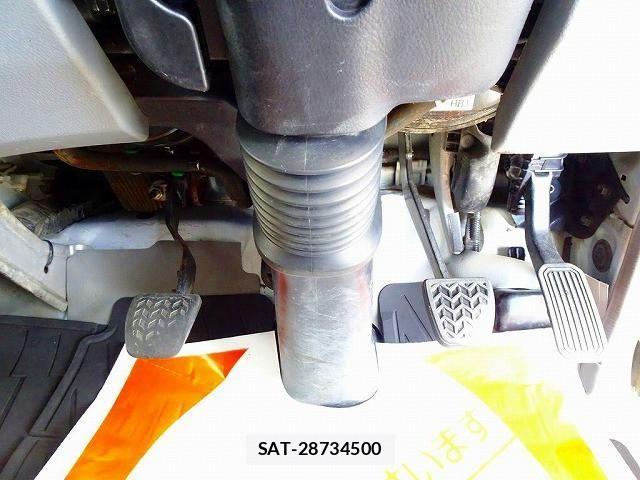 Hino DUTRO 2017-06 1742409-13