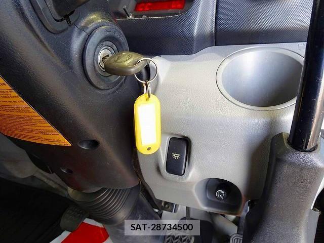 Hino DUTRO 2017-06 1742409-14