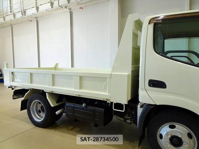 Hino DUTRO 2017-06 1742409-18