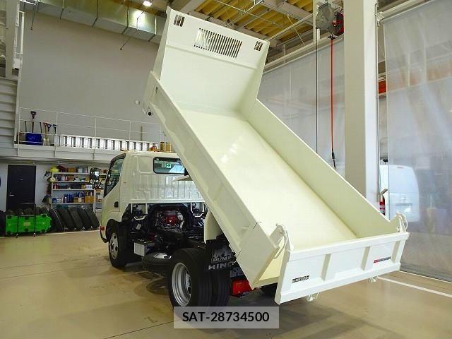 Hino DUTRO 2017-06 1742409-23
