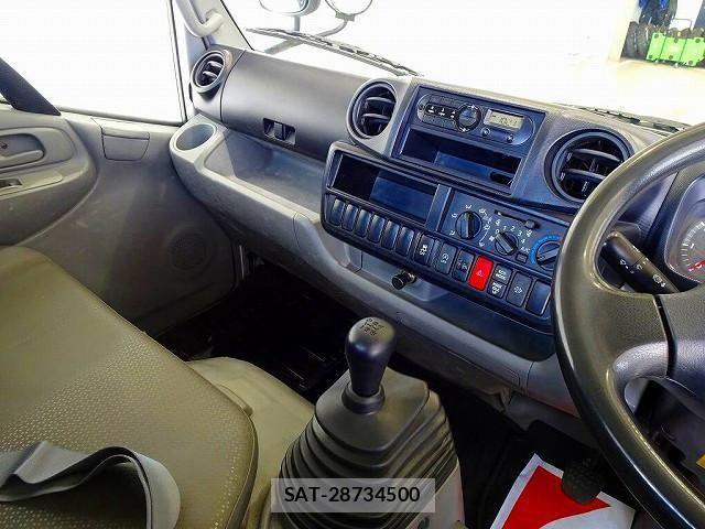 Hino DUTRO 2017-06 1742409-8