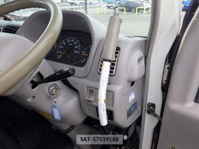 Hino DUTRO 2006-01 1742447-25