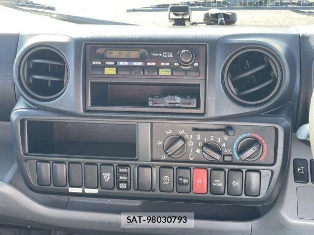 Hino DUTRO 2012-06 1742444-16