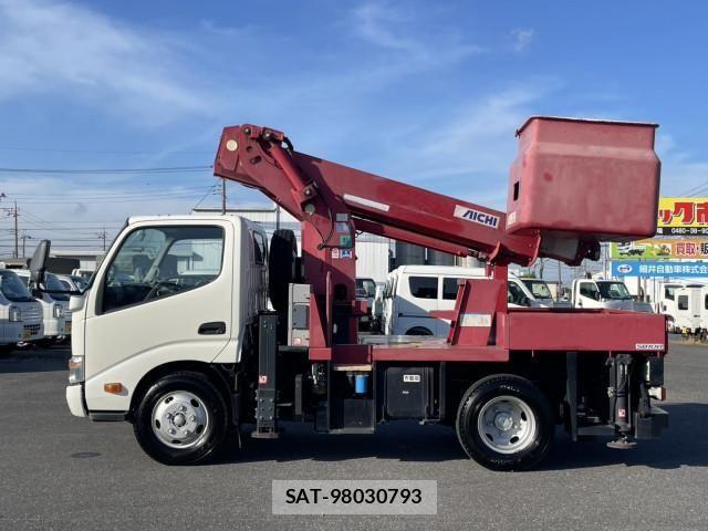 Hino DUTRO 2012-06 1742444-5