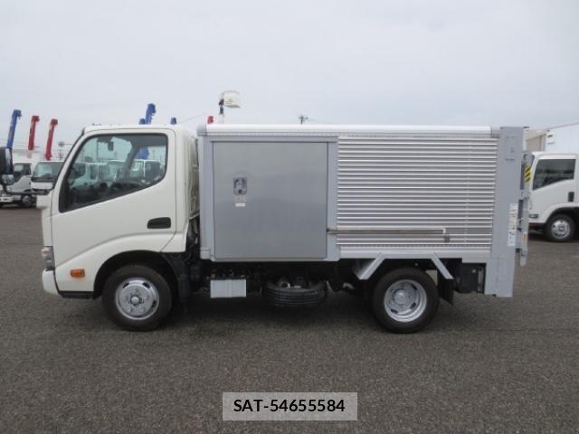 Hino DUTRO 2020-01 1742380-9