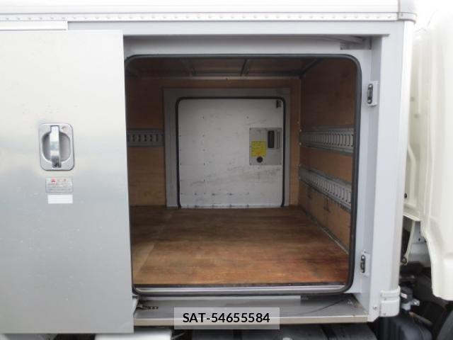 Hino DUTRO 2020-01 1742380-12