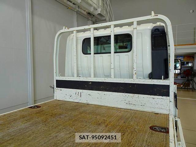 Hino DUTRO 2020-08 1742342-22