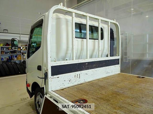 Hino DUTRO 2020-08 1742342-23