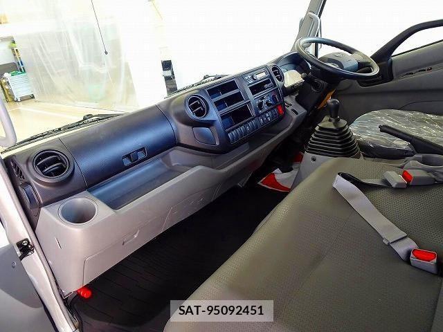 Hino DUTRO 2020-08 1742342-6