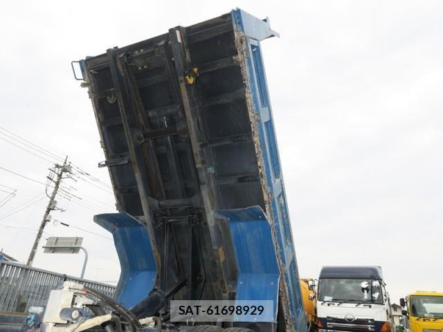Hino DUTRO 2015-06 1824068-12