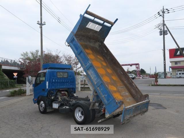 Hino DUTRO 2015-06 1824068-8