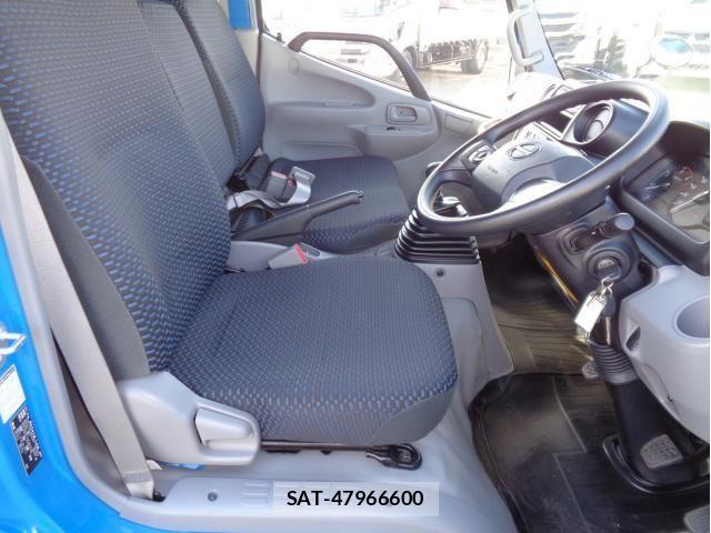 Hino DUTRO 2022-01 1824063-18