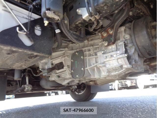 Hino DUTRO 2022-01 1824063-8