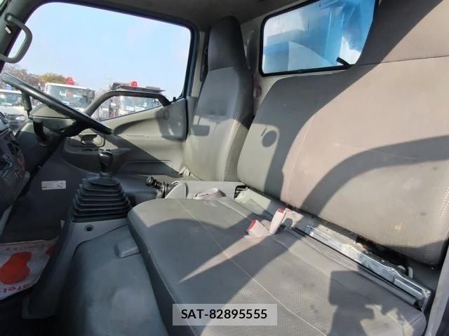 Hino DUTRO 2015-03 1931660-24