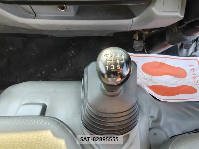 Hino DUTRO 2015-03 1931660-26