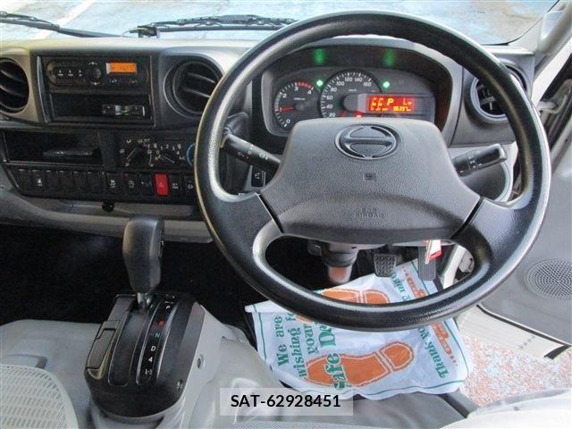 Hino DUTRO 2018-10 2008444-9