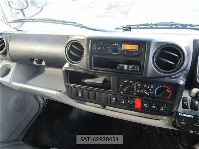 Hino DUTRO 2018-10 2008444-10