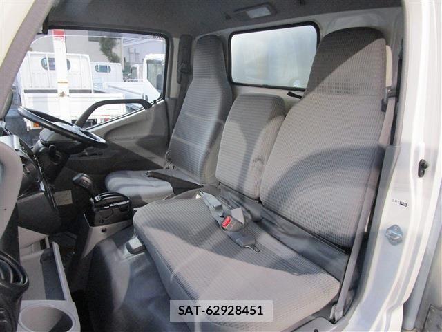 Hino DUTRO 2018-10 2008444-14