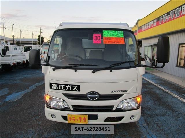 Hino DUTRO 2018-10 2008444-1