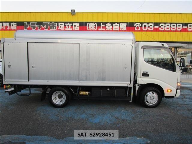 Hino DUTRO 2018-10 2008444-2