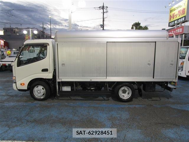 Hino DUTRO 2018-10 2008444-3