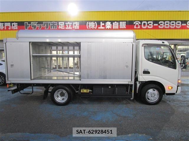 Hino DUTRO 2018-10 2008444-6