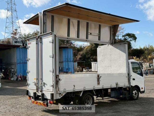 Hino DUTRO 2014-09 2008439-1
