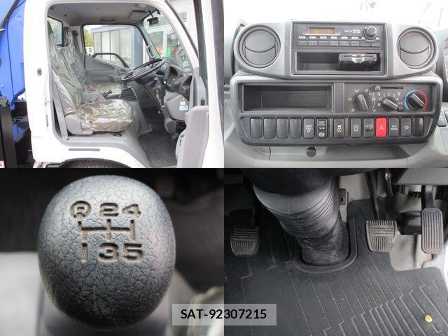 Hino DUTRO 2016-08 2008432-17