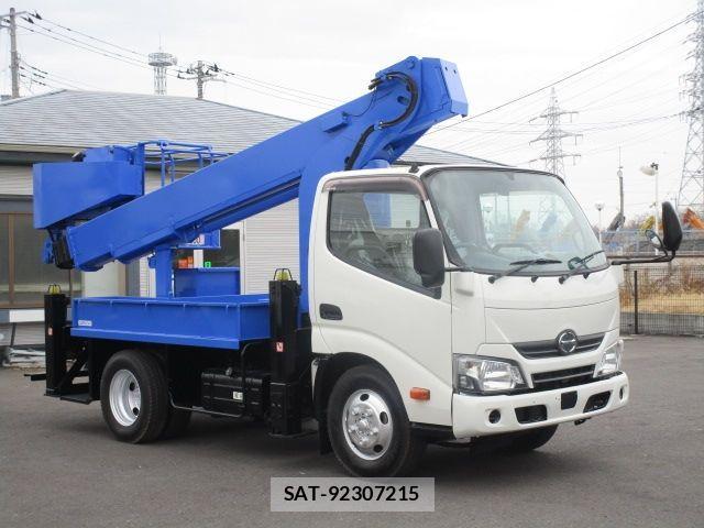Hino DUTRO 2016-08 2008432-1
