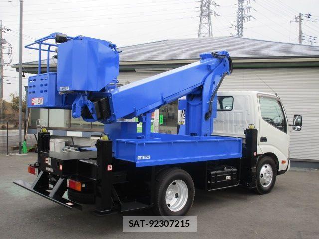 Hino DUTRO 2016-08 2008432-3