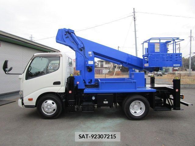 Hino DUTRO 2016-08 2008432-4
