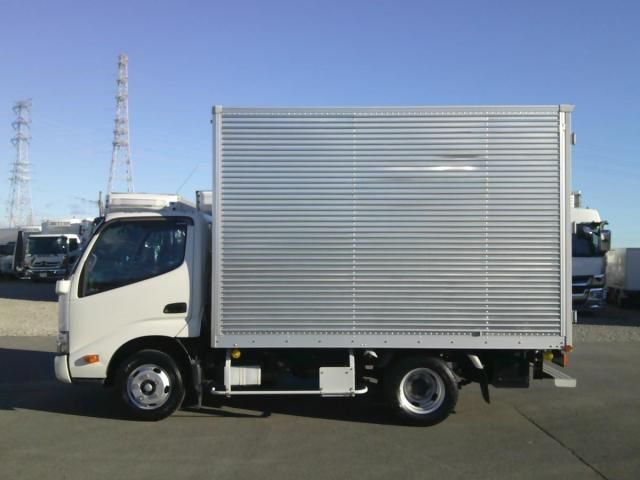 Hino DUTRO 2022-06 2018155-7