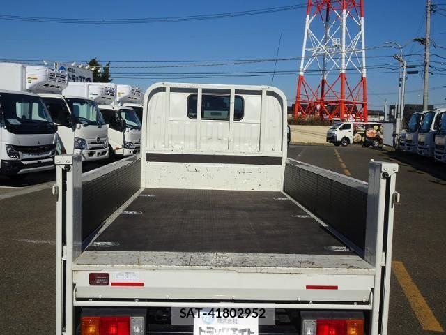 Hino DUTRO 2024-02 2078639-5