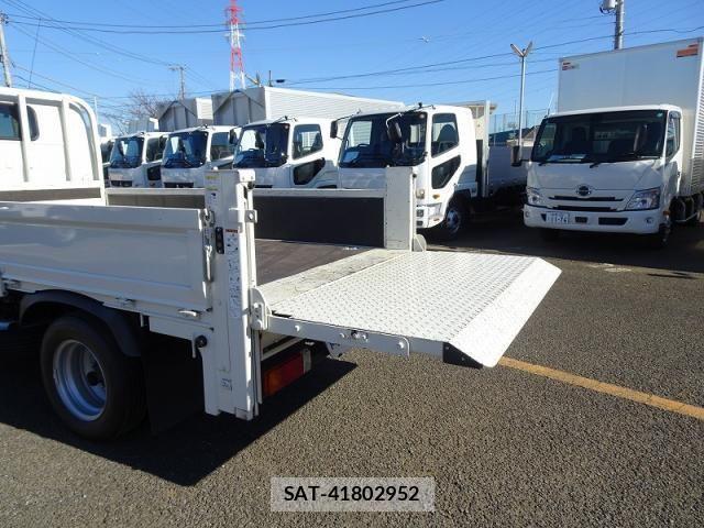 Hino DUTRO 2024-02 2078639-6