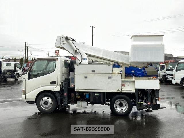 Hino DUTRO 2009-10 2078705-4