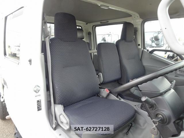 Hino DUTRO 2023-12 2078675-10