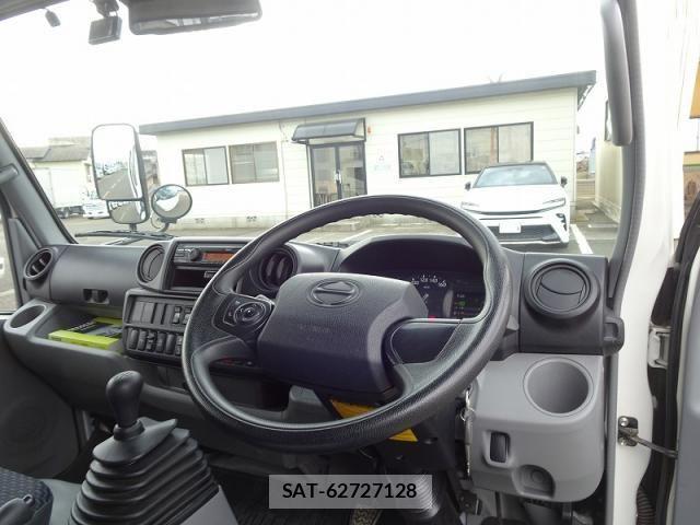 Hino DUTRO 2023-12 2078675-13