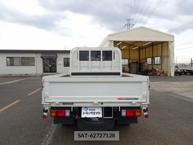 Hino DUTRO 2023-12 2078675-4